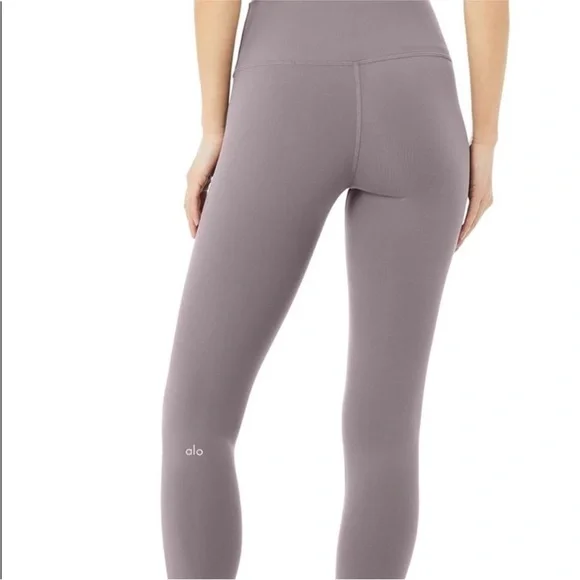 ALO Yoga Purple Grey Leggings 7/8 - Picture 3 of 7